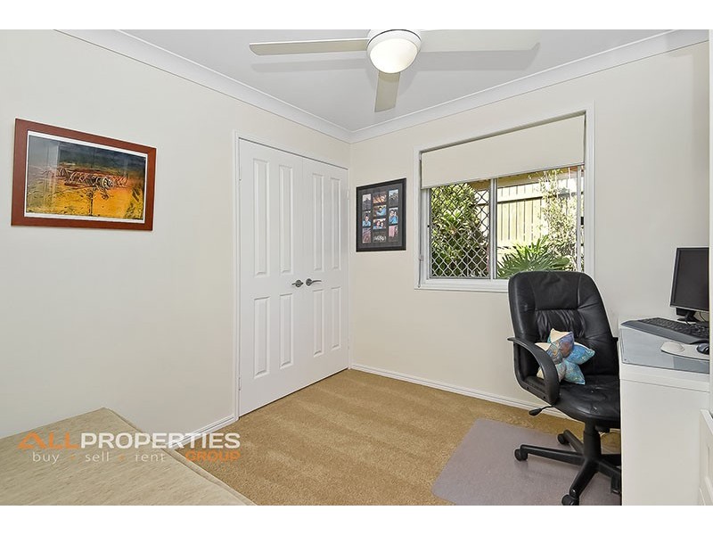 10 FROMELLES CT, Regents Park QLD 4118