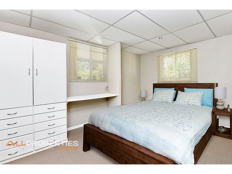 56 CENTAURUS CRESCENT, Regents Park QLD 4118