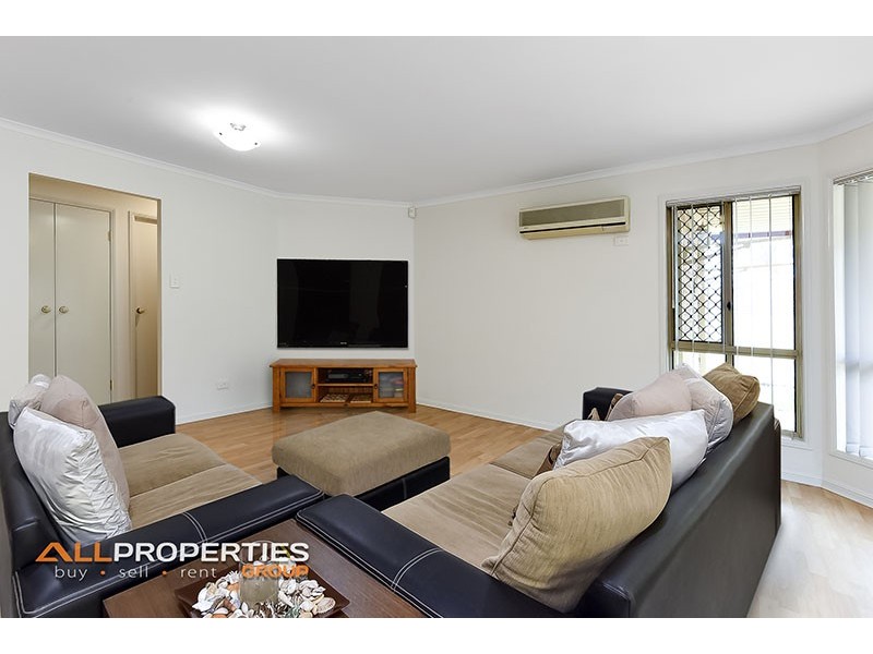 18 Goldeneye Place, Forest Lake QLD 4078