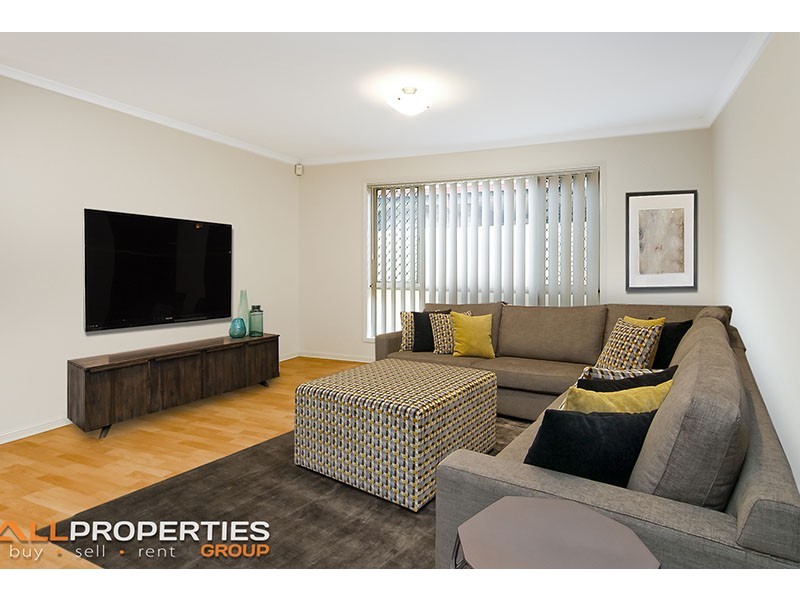 18 Goldeneye Place, Forest Lake QLD 4078