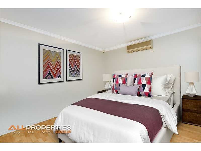 18 Goldeneye Place, Forest Lake QLD 4078