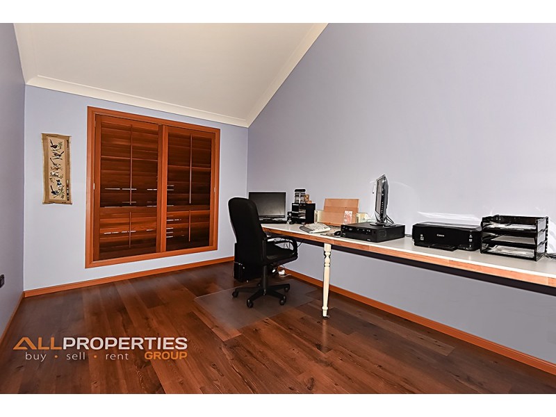 98 Canterbury Dr, Mundoolun QLD 4285