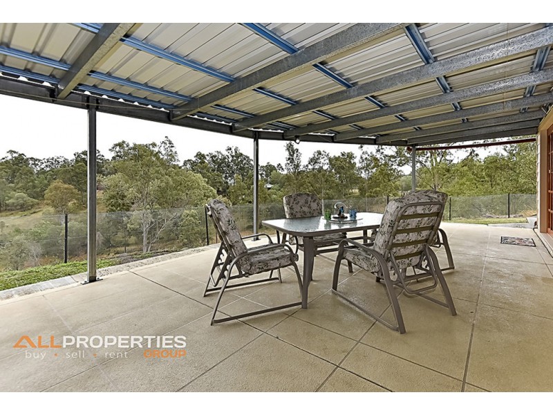 98 Canterbury Dr, Mundoolun QLD 4285