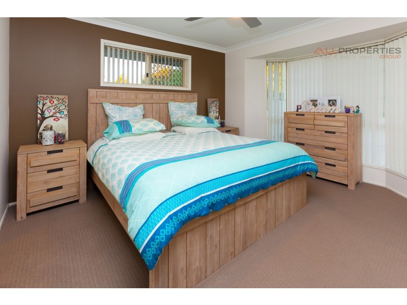 3 Limousin Pl, Waterford West QLD 4133