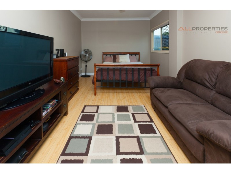 3 Limousin Pl, Waterford West QLD 4133