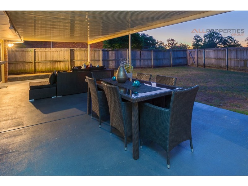 3 Limousin Pl, Waterford West QLD 4133