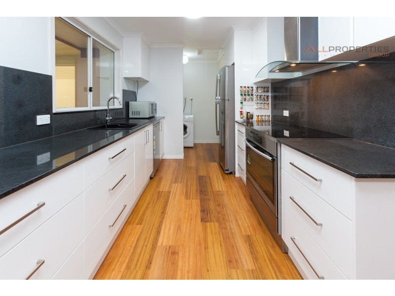 5 Wade Ct, Boronia Heights QLD 4124