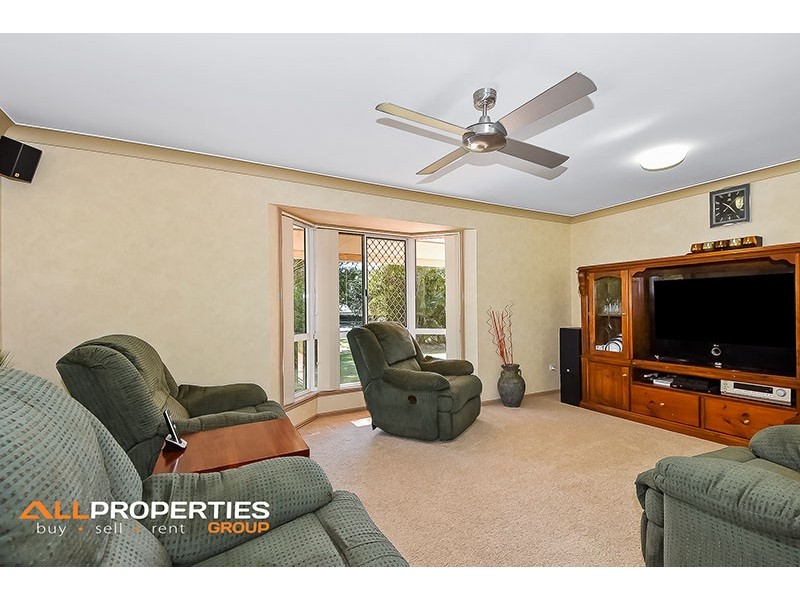 53 Merluna Road, Park Ridge South QLD 4125