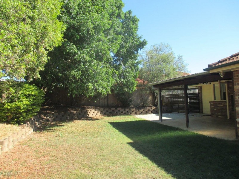 23 Bottlebrush Drive, Regents Park QLD 4118