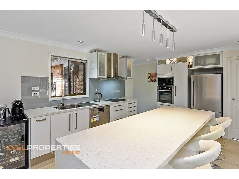 24 REDGUM DRIVE, Regents Park QLD 4118