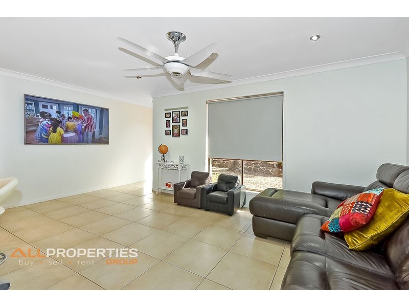 24 REDGUM DRIVE, Regents Park QLD 4118