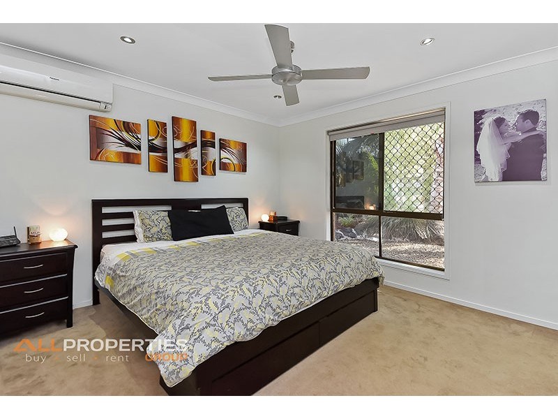 24 REDGUM DRIVE, Regents Park QLD 4118