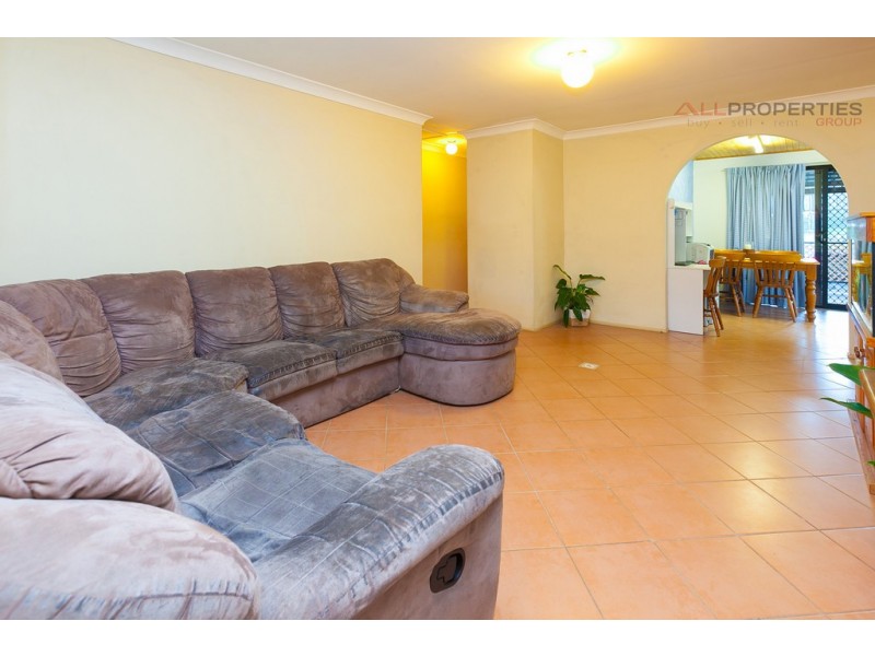 101 Vansittart Rd, Regents Park QLD 4118