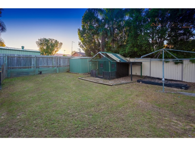 101 Vansittart Rd, Regents Park QLD 4118