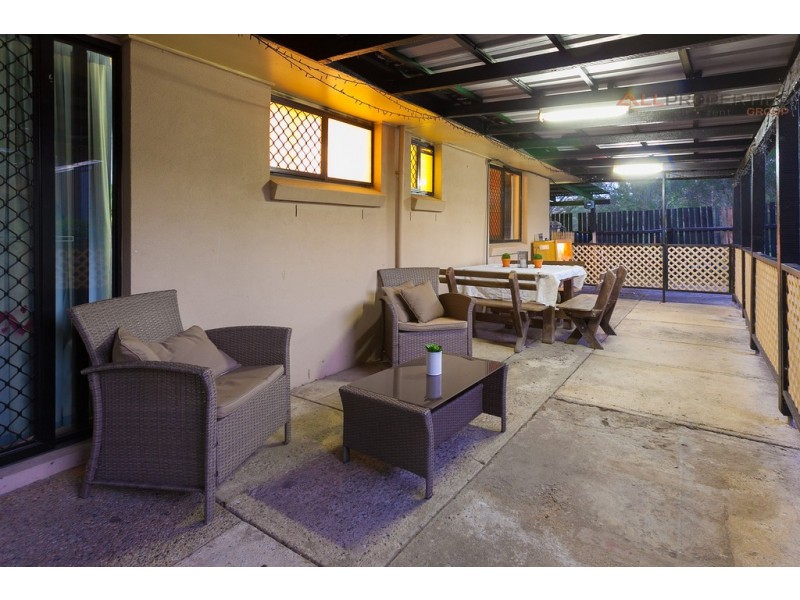 101 Vansittart Rd, Regents Park QLD 4118