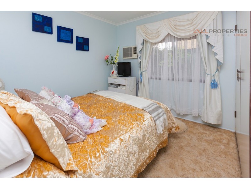 132 Bardon Rd, Kingston QLD 4114