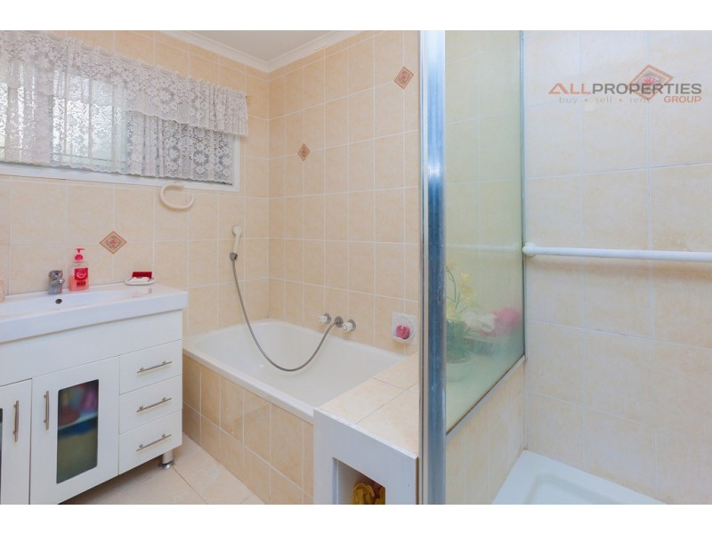 132 Bardon Rd, Kingston QLD 4114