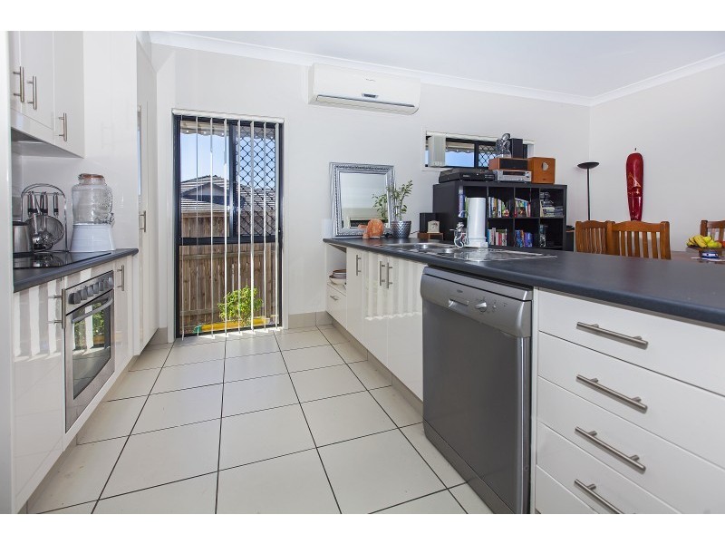 1 Wells Close, North Lakes QLD 4509