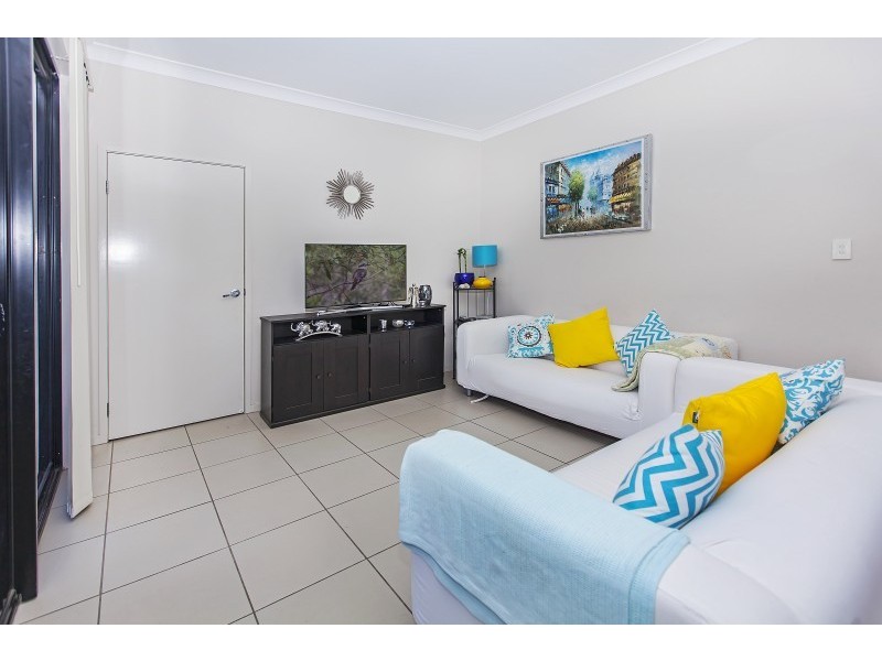 1 Wells Close, North Lakes QLD 4509