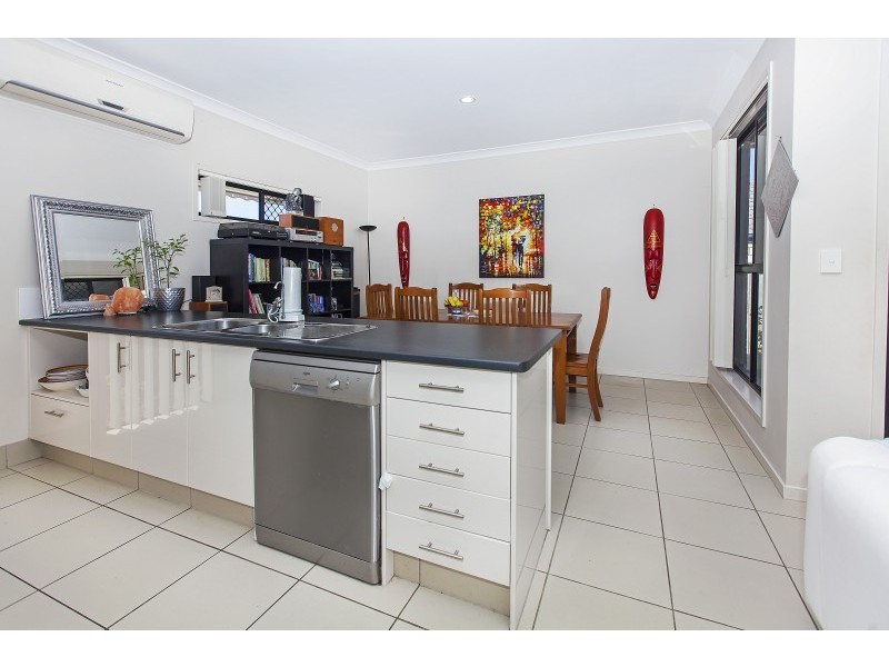 1 Wells Close, North Lakes QLD 4509