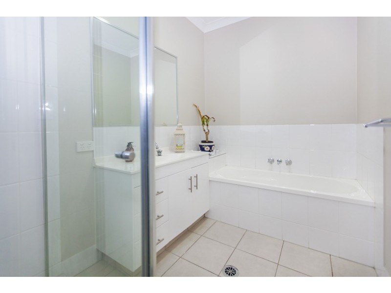 1 Wells Close, North Lakes QLD 4509