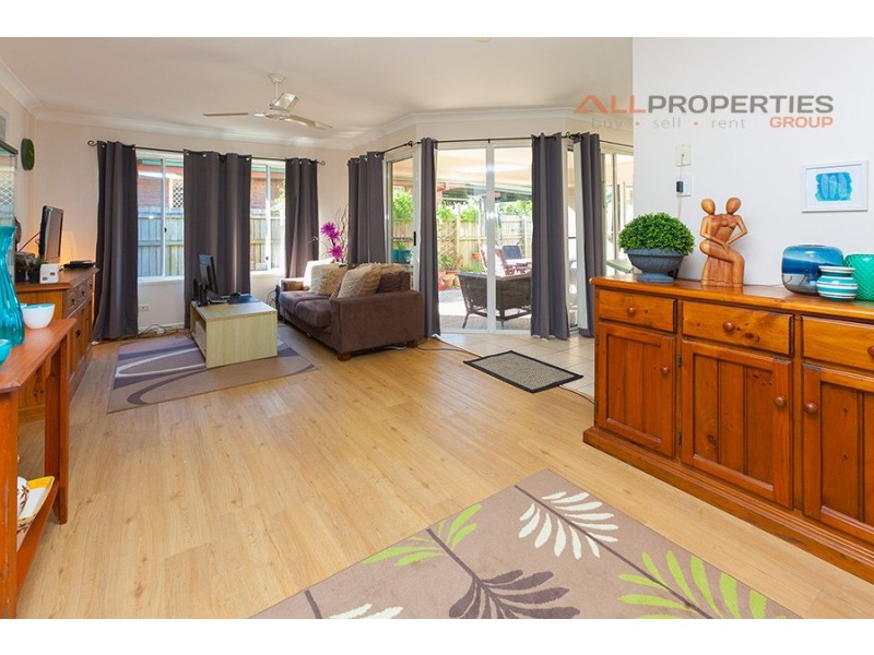 8 Heath Street, Forest Lake QLD 4078