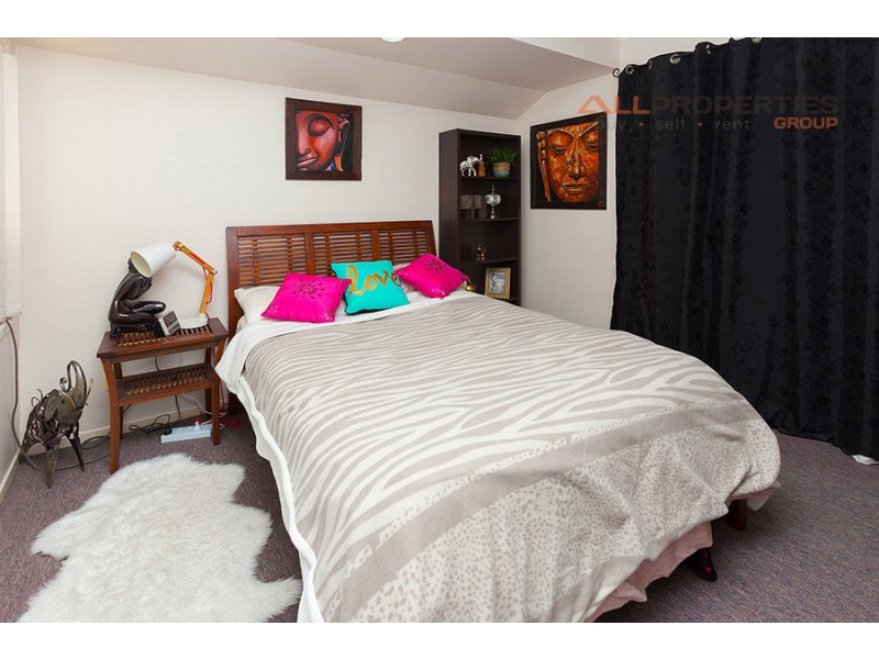 8 Heath Street, Forest Lake QLD 4078