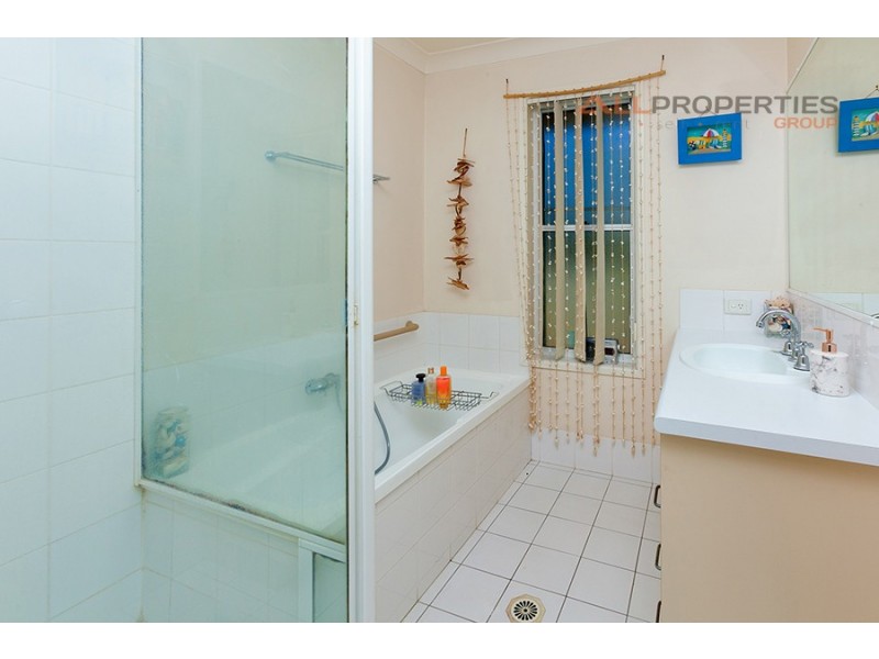 8 Heath Street, Forest Lake QLD 4078