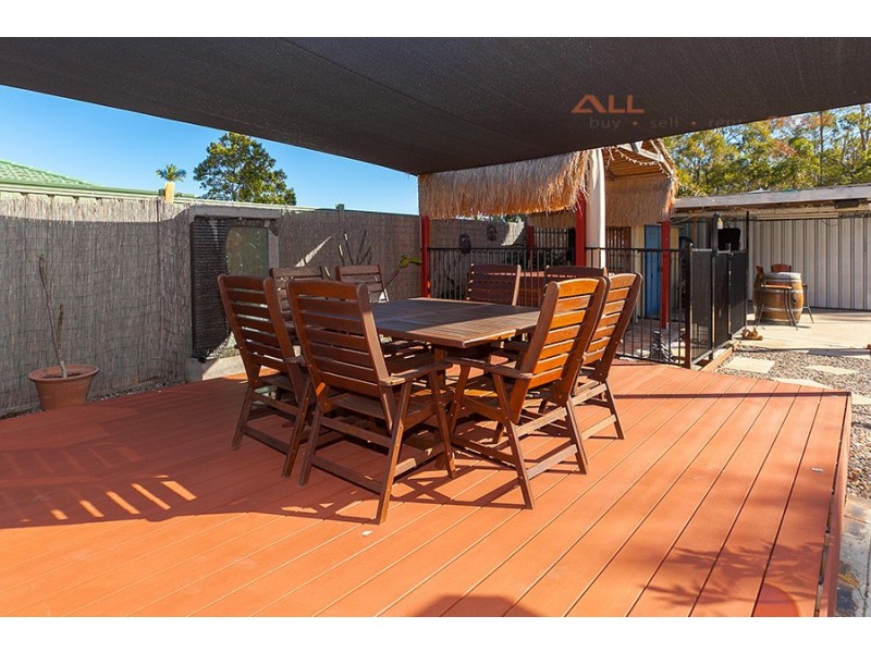 10 Pine Street, Hillcrest QLD 4118