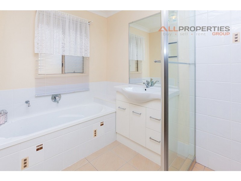 43 Hannant Rd, Kensington Grove QLD 4341