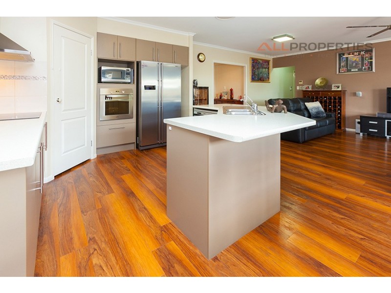 7 Roland Street, Parkinson QLD 4115