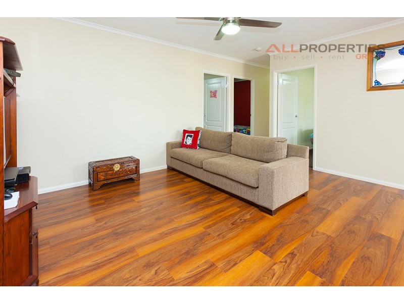 7 Roland Street, Parkinson QLD 4115