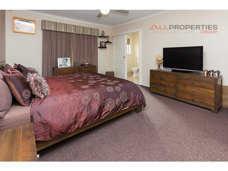 7 Roland Street, Parkinson QLD 4115