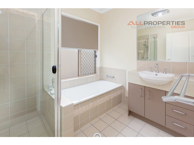 7 Roland Street, Parkinson QLD 4115