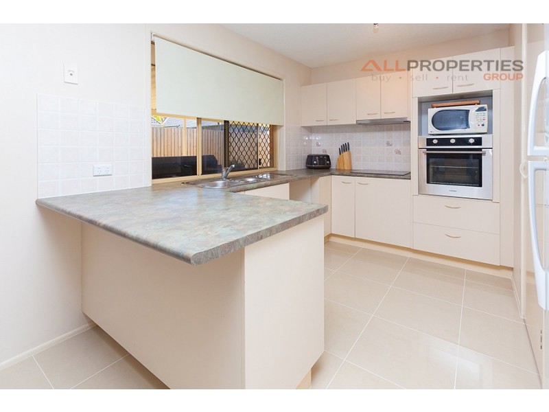 9 Robert South Drive, Crestmead QLD 4132
