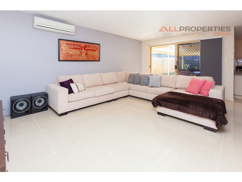 9 Robert South Drive, Crestmead QLD 4132