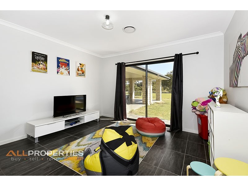 2 – 12 Canterbury Drive, Mundoolun QLD 4285