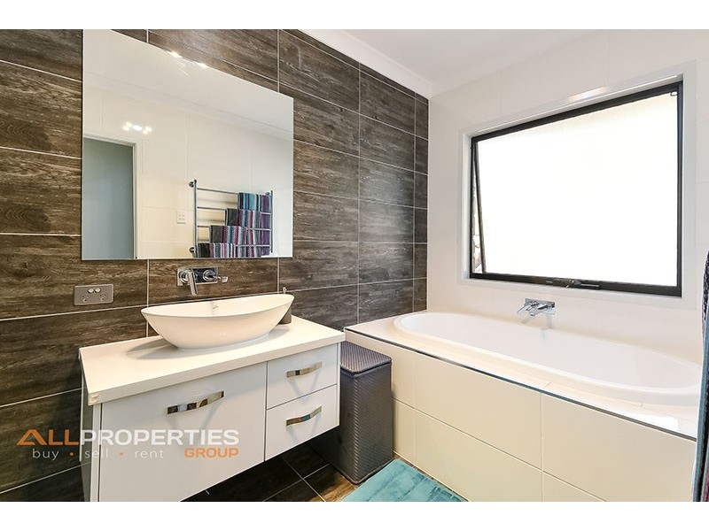 2 – 12 Canterbury Drive, Mundoolun QLD 4285