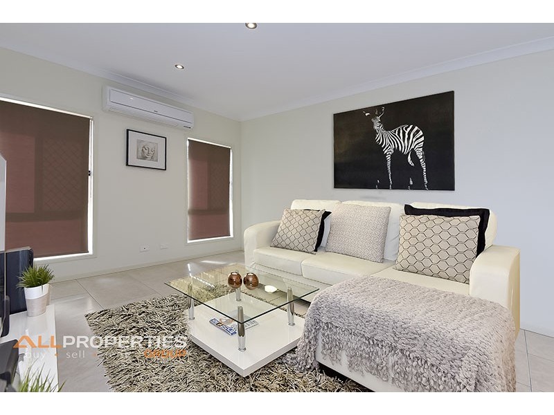 13 Bellthorpe Cres, Waterford QLD 4133