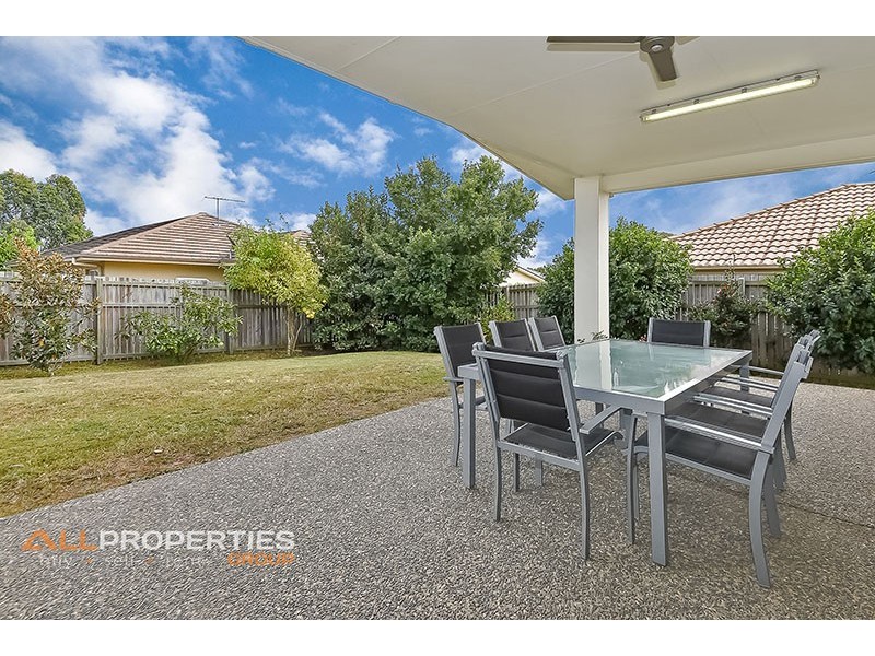 13 Bellthorpe Cres, Waterford QLD 4133