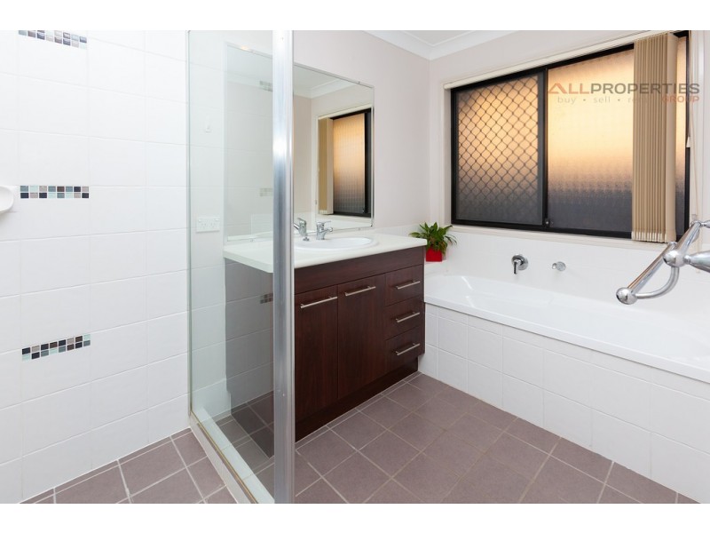28 Vincent St, Calamvale QLD 4116