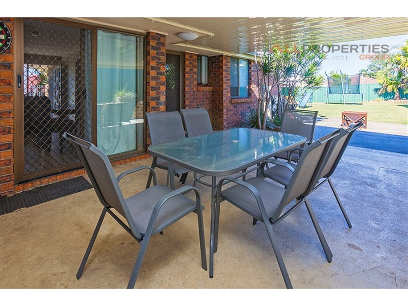 27 Dorachus Drive, Regents Park QLD 4118