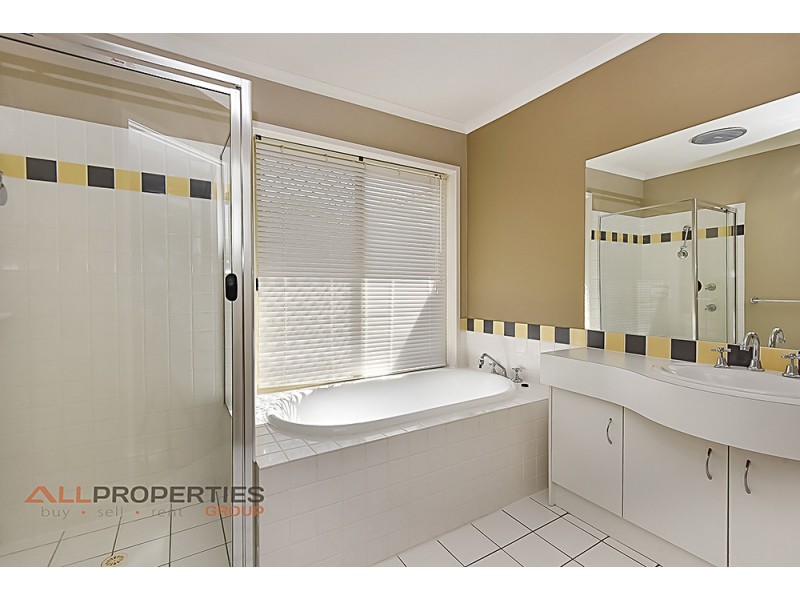 11 Inverary Place, Parkinson QLD 4115