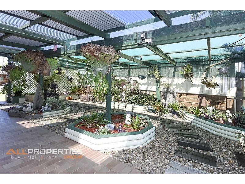 8 Standford Place, Regents Park QLD 4118