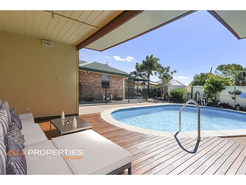 8 Standford Place, Regents Park QLD 4118