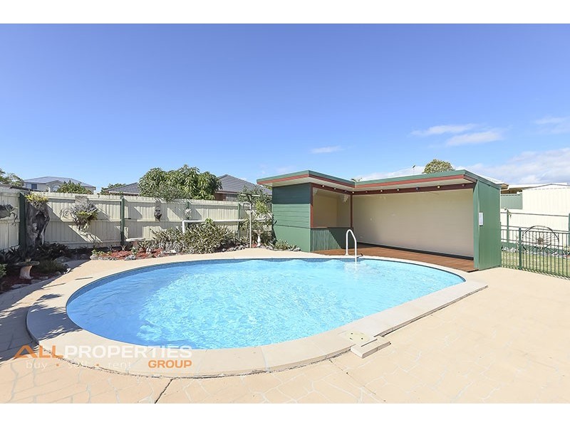 8 Standford Place, Regents Park QLD 4118