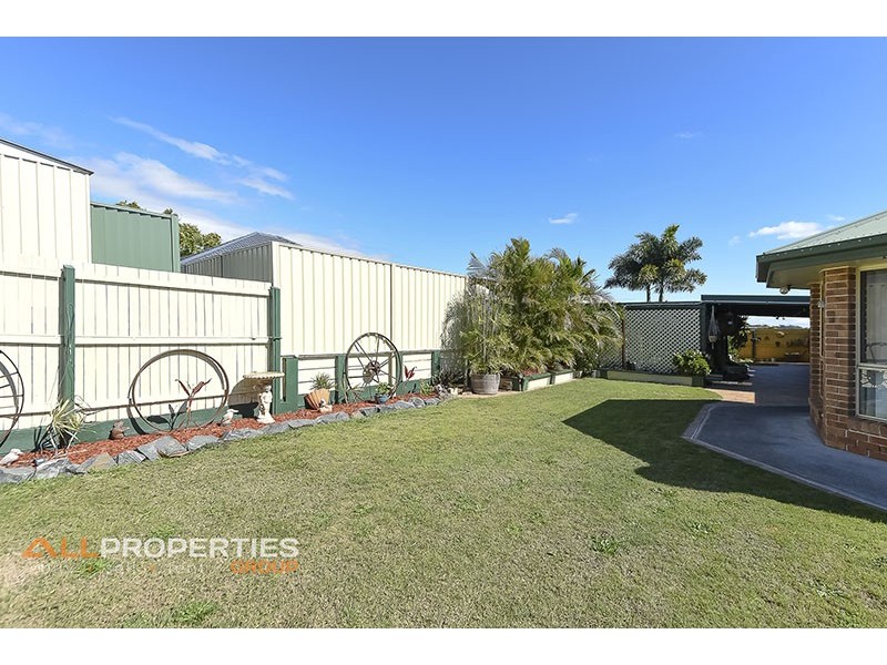 8 Standford Place, Regents Park QLD 4118