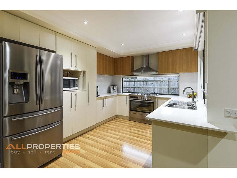 3 Knightsbridge Street, Oxley QLD 4075