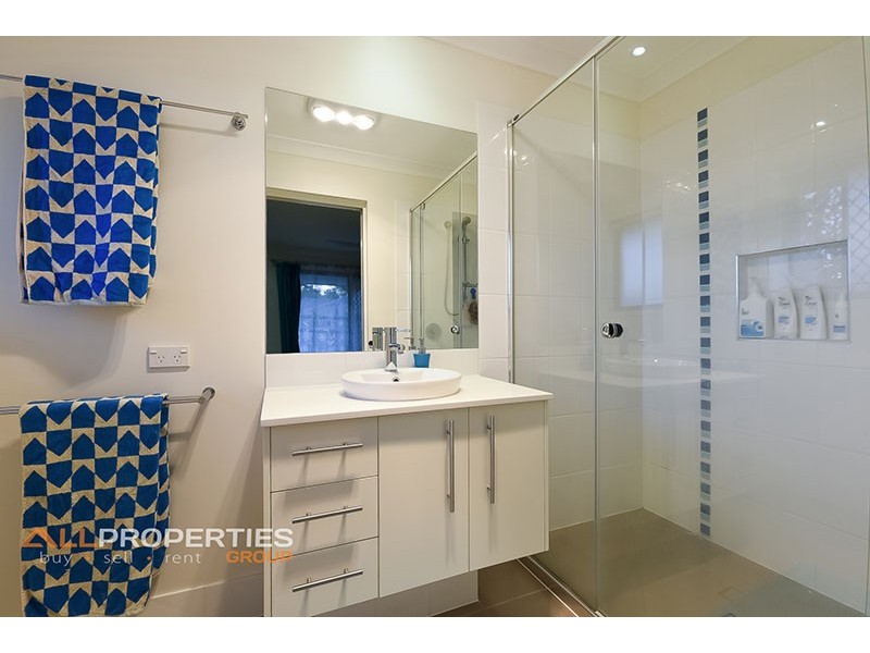 3 Knightsbridge Street, Oxley QLD 4075