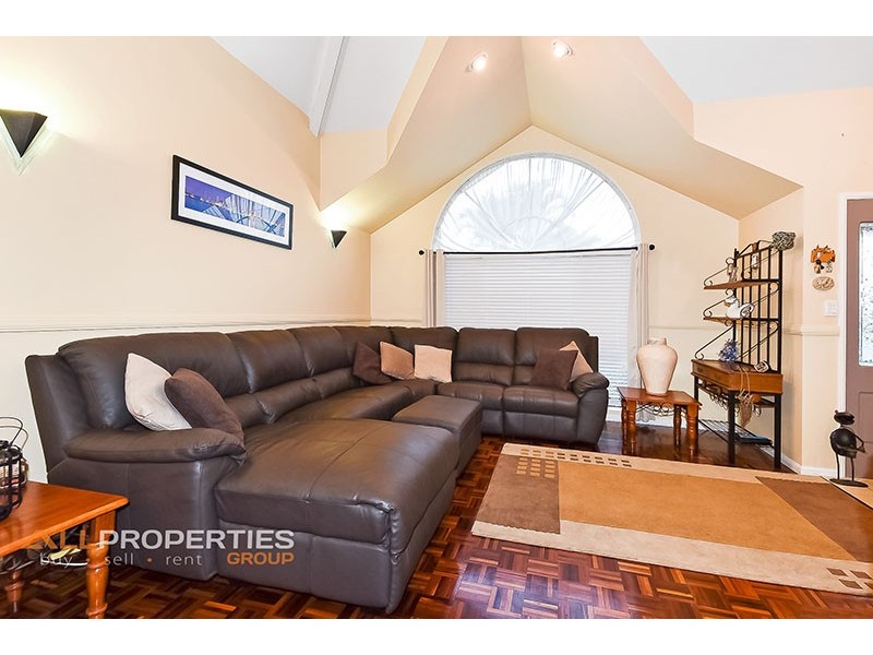 13 ARONIA COURT, Regents Park QLD 4118